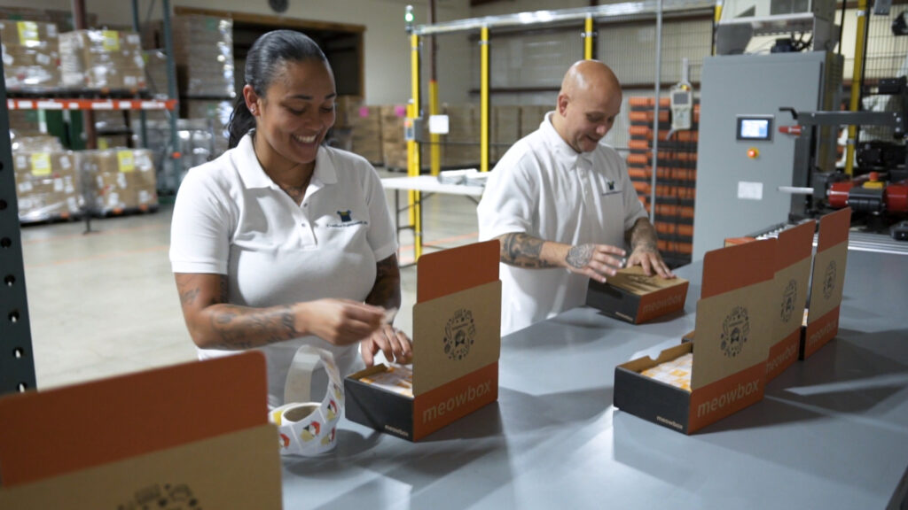 Employees boxing orders
