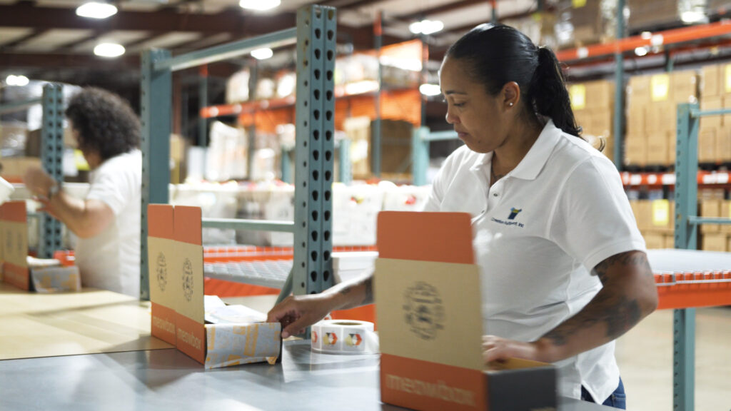 Employees boxing orders
