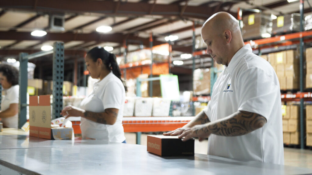 Employees boxing orders